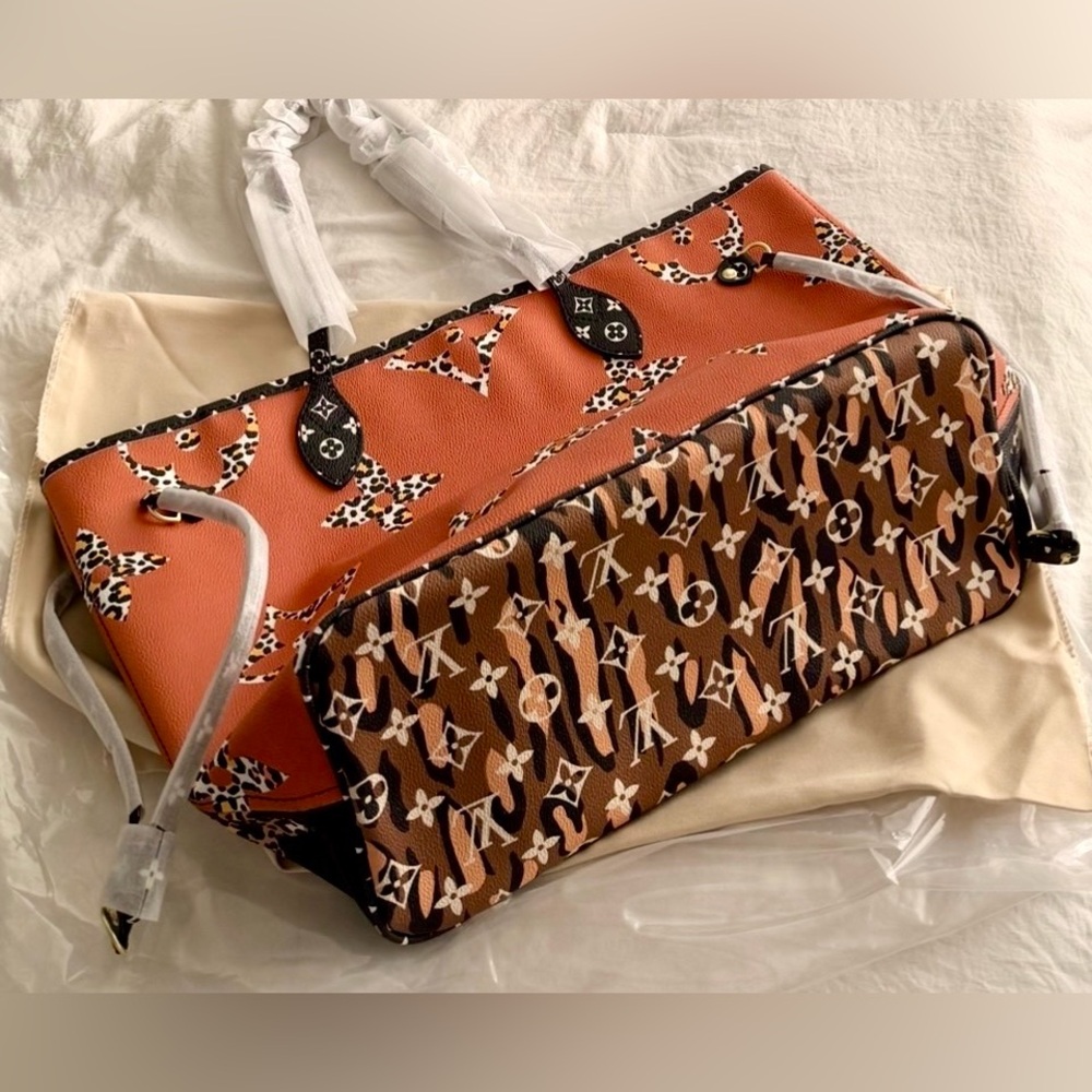 👑✅PRICE FIRM✅ Stylish Jungle Print Large Tote Bag. Brand new! - Picture 5 of 16